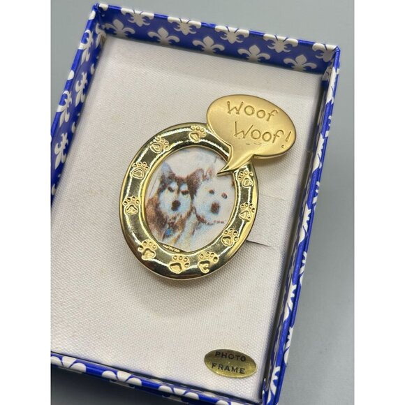 JJ Brooch Woof Woof Dog Photo Frame Brooch Display Picture Holder Pin Gold Tone - Picture 3 of 7